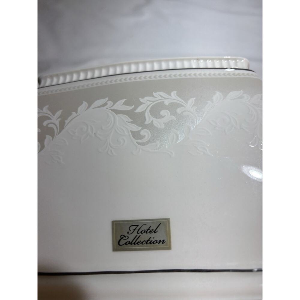 Bed Bath & Beyond Carlton Ceramic Tissue Box Cover - Picture 6 of 8